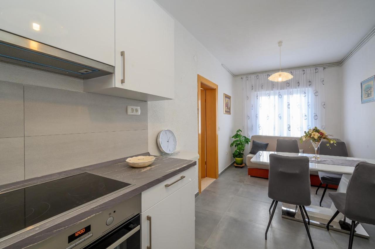 Apartments Juric Podstrana Buitenkant foto