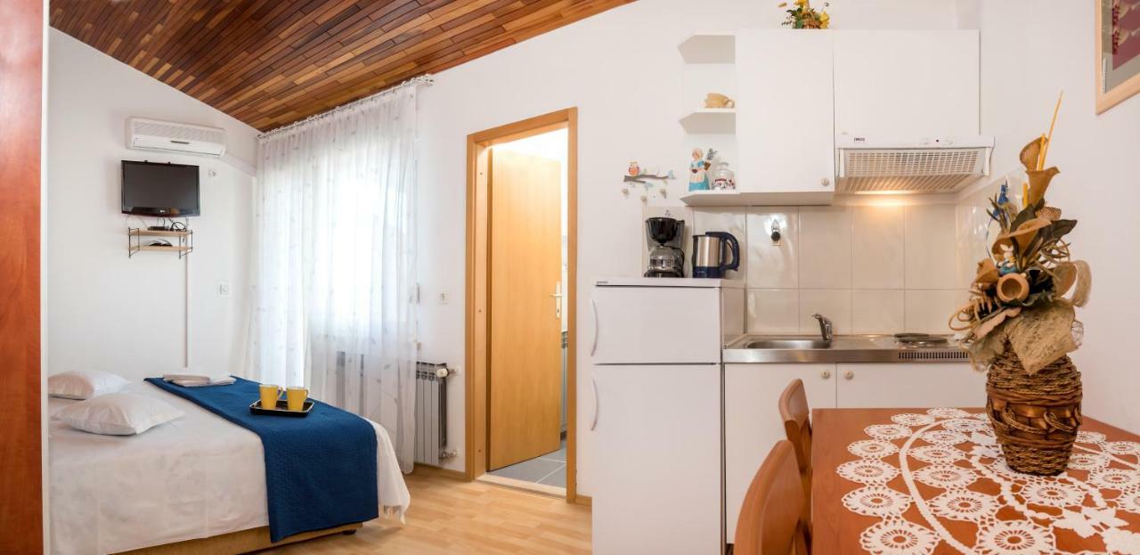 Apartments Juric Podstrana Buitenkant foto